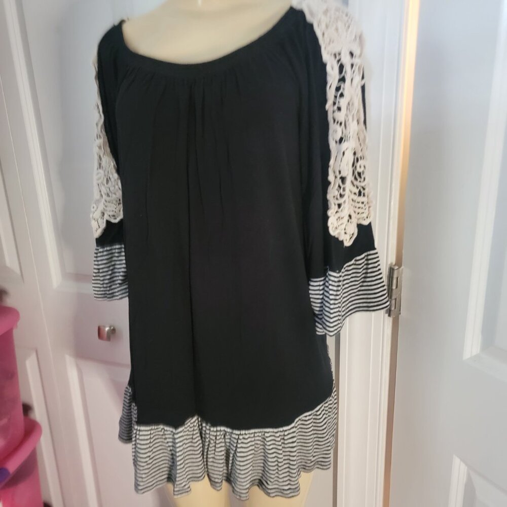 Emerald Brand Mixed Media Black with Lace Tunic Top - Picture 5 of 16